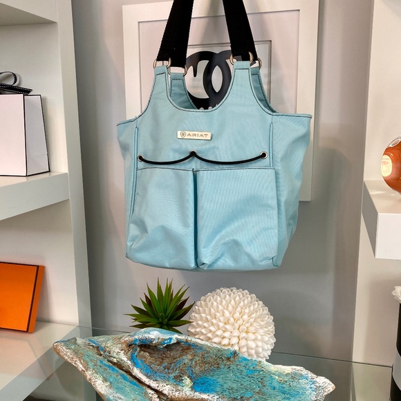 Ariat Handbags - 🏇🏻 ARIAT TOTE BAG